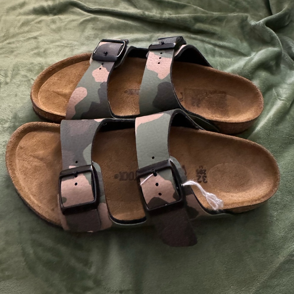 NWOT Birkenstock Little Kids' Arizona Camo 2-Strap Sandal - Picture 10 of 10